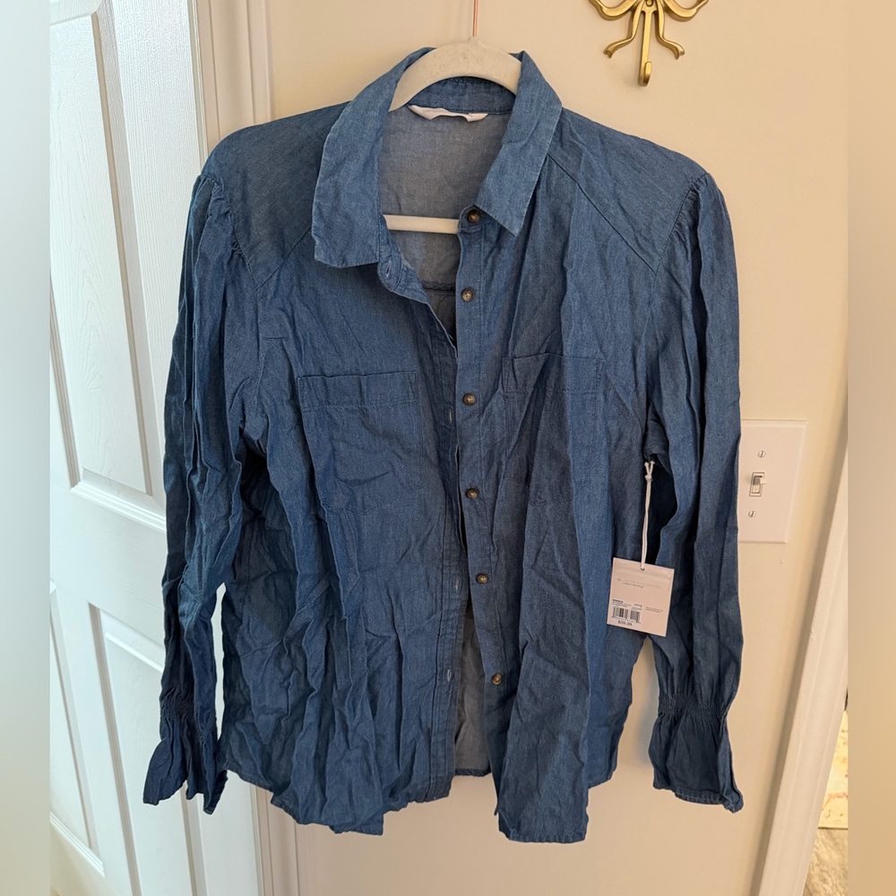 LC Lauren Conrad chambray ruffle sleeve top